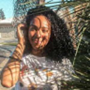 Meet your Posher, Adrienne